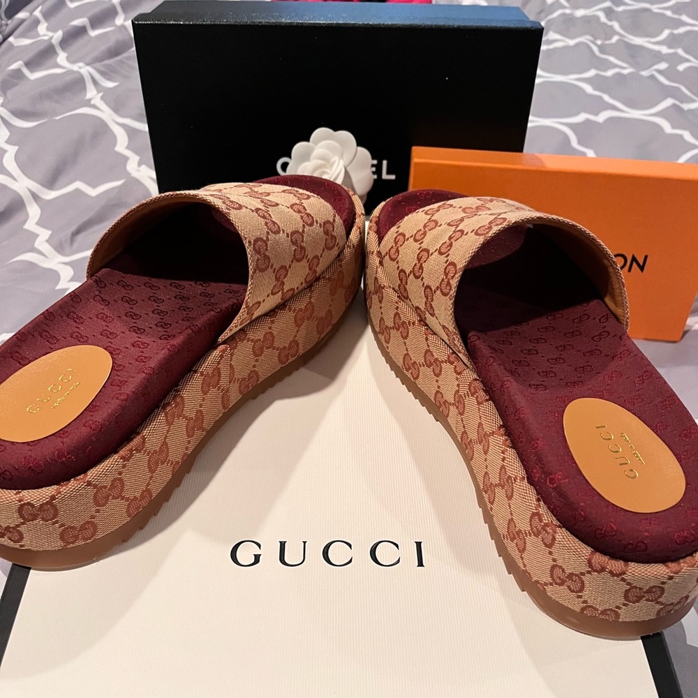 Authentic Gucci Platform Sandals Size 39